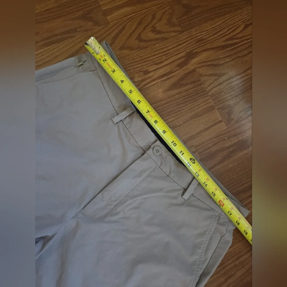 Vineyard Vines Men's‎ Khaki On The Go  Athletic Shorts Size 34